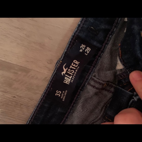 holister hole jeans - Picture 2 of 3